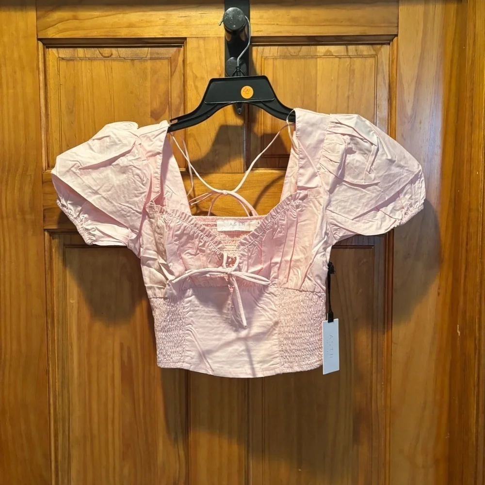ASTR the Label Puff Sleeve Smocked Poplin Blouse in Blush XS NWT